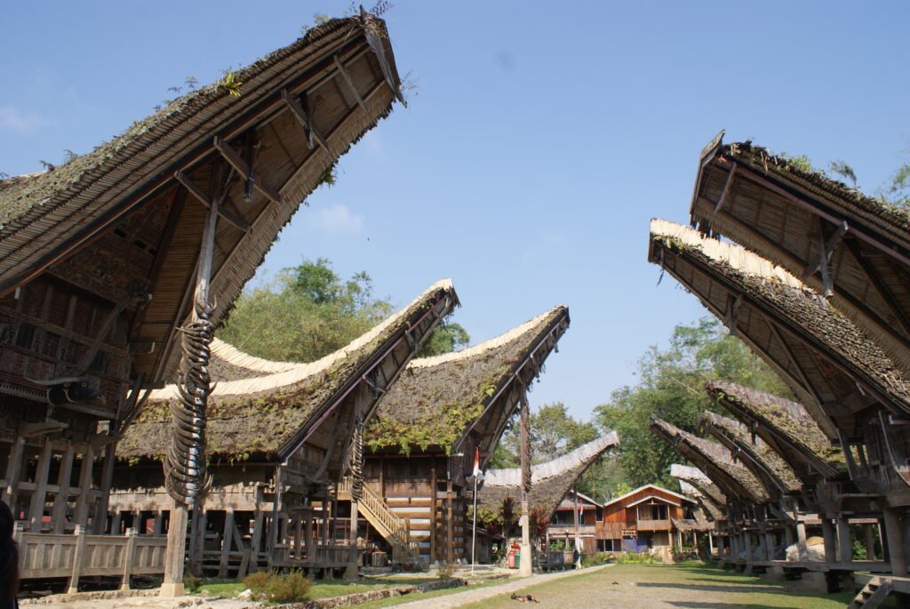 Toraja: Warisan Budaya di Dataran Tinggi Sulawesi