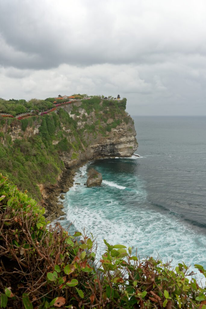 Villa Pribadi di Tepi Tebing