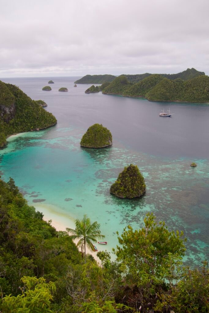 Pulau Pribadi nan Damai