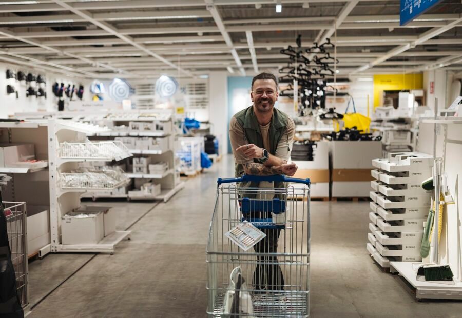 Smart grocery shopping is a trend of modern life.
