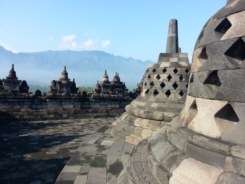 Candi Borobudur saat Fajar