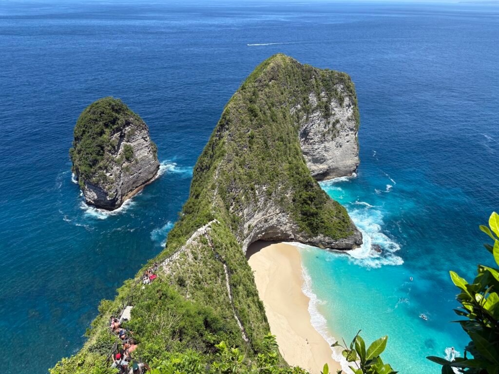 Menjelajahi Keindahan Nusa Penida dalam 2 Hari